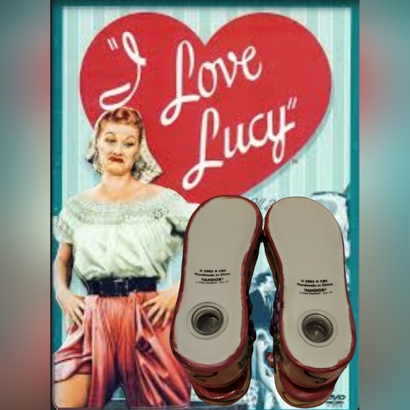 I Love Lucy Italian Movie Grape Stomping Shoes Salt & Pepper Shakers VTG #14532 - Picture 5 of 5
